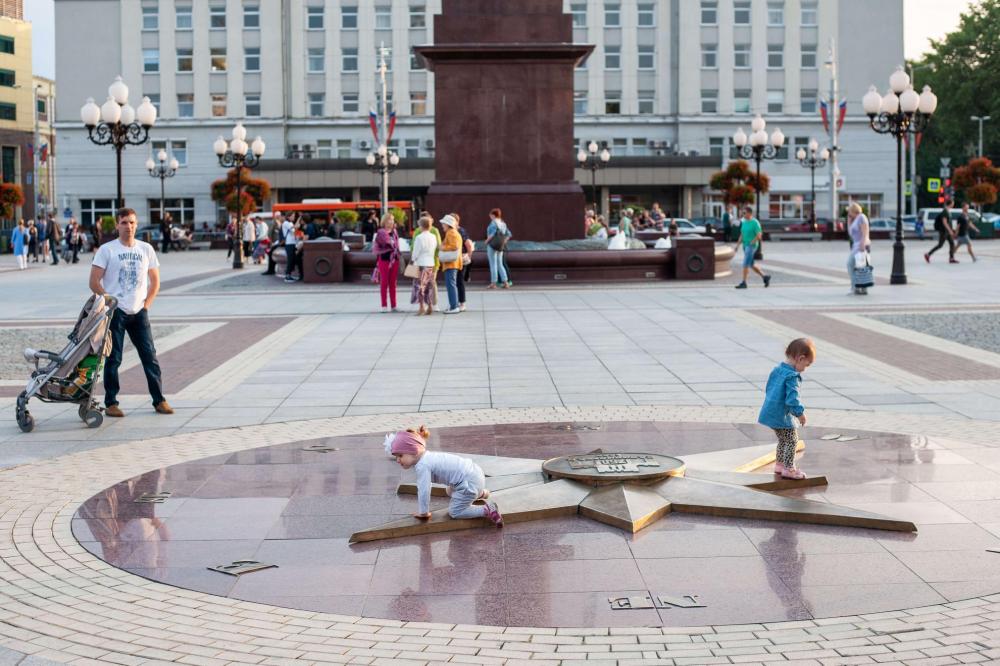 Žaidimai centrinėje Karaliaučiaus aikštėje. -- Paulius Peleckis