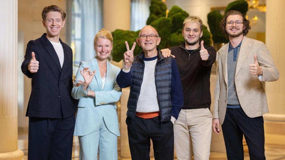 M. Jakulis Jasonas (centre) ir keturi muškietininkai (iš kairės): M. Strėlis, K. Stankutė-Jaščemskienė, A. Jasonas Leitzingeris, L. Žilinskas. -- Irmantas Gelūnas