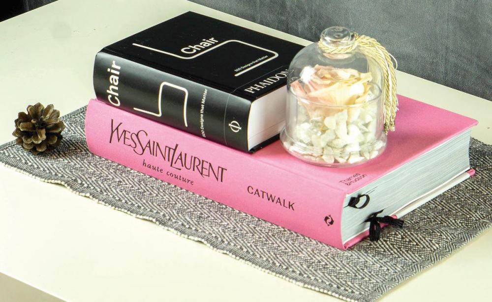 -- „Kūnas Mags & Books“