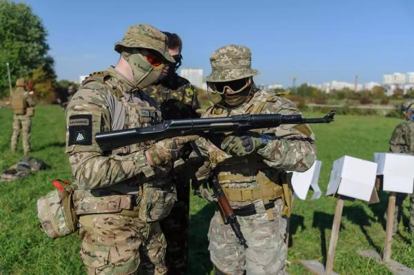 Darmowe lekcje strzelania w szkołach – Polska przygotowuje się do rosyjskiej agresji.  Alfa.lt