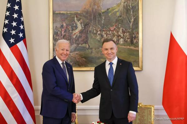 Pan Biden spotkał się z przywódcą Polski.  Alfa.lt