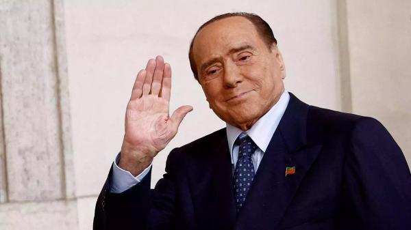 L’ex presidente del Consiglio italiano Silvio Berlusconi è morto (aggiunto).  Alfa.lt