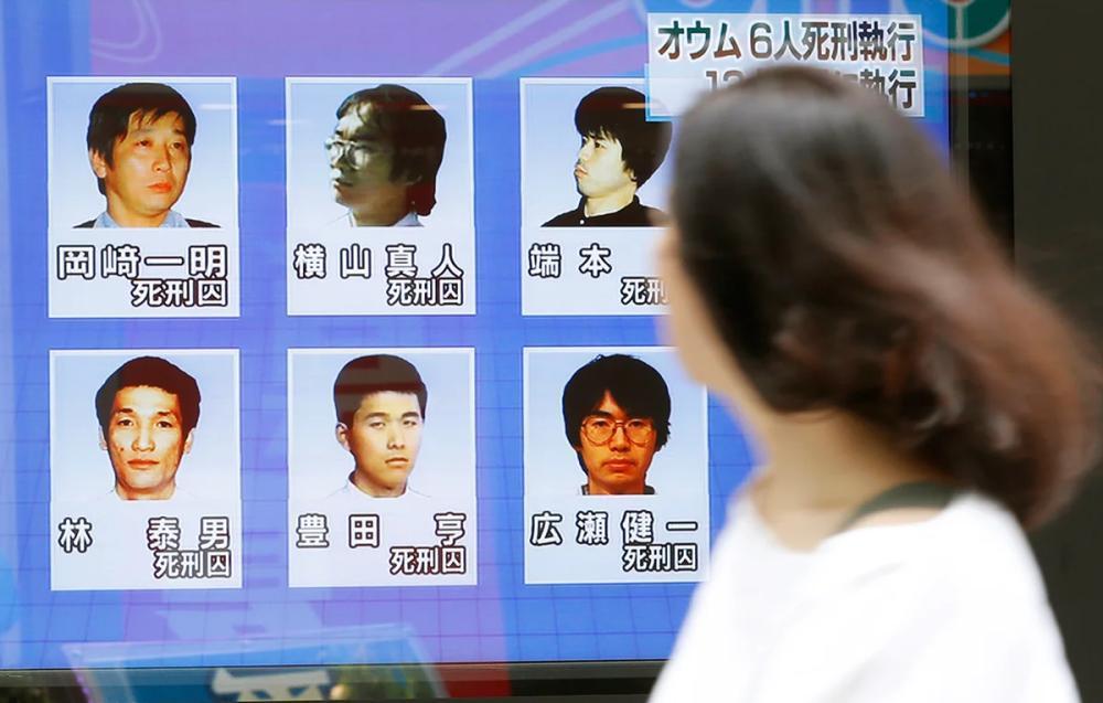 Televizijos žinios apie šešių „Aum Shinrikyo“ narių egzekuciją Tokijuje, 2018 m. liepos 26 d. --