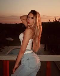 Tijana Radonjic -- Soc. tinklai
