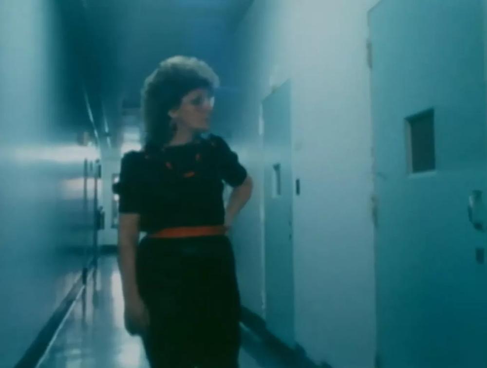 Yvette Gascon lankosi Saint-Julien ligoninėje, 1984 m. -- YouTube