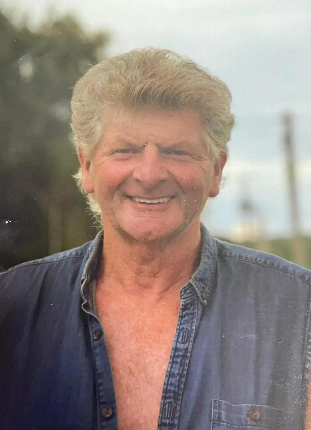 Milijonierius Joe Groganas -- Soc. tinklai
