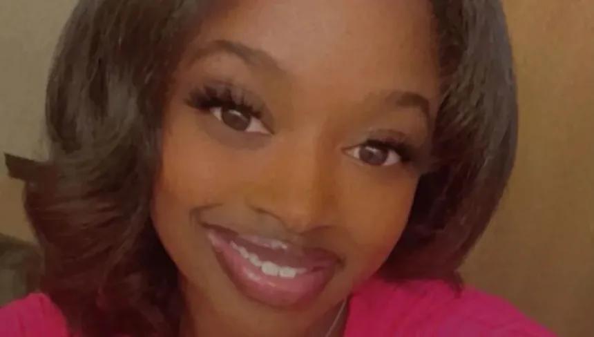 Sade Robinson -- Soc. tinklai