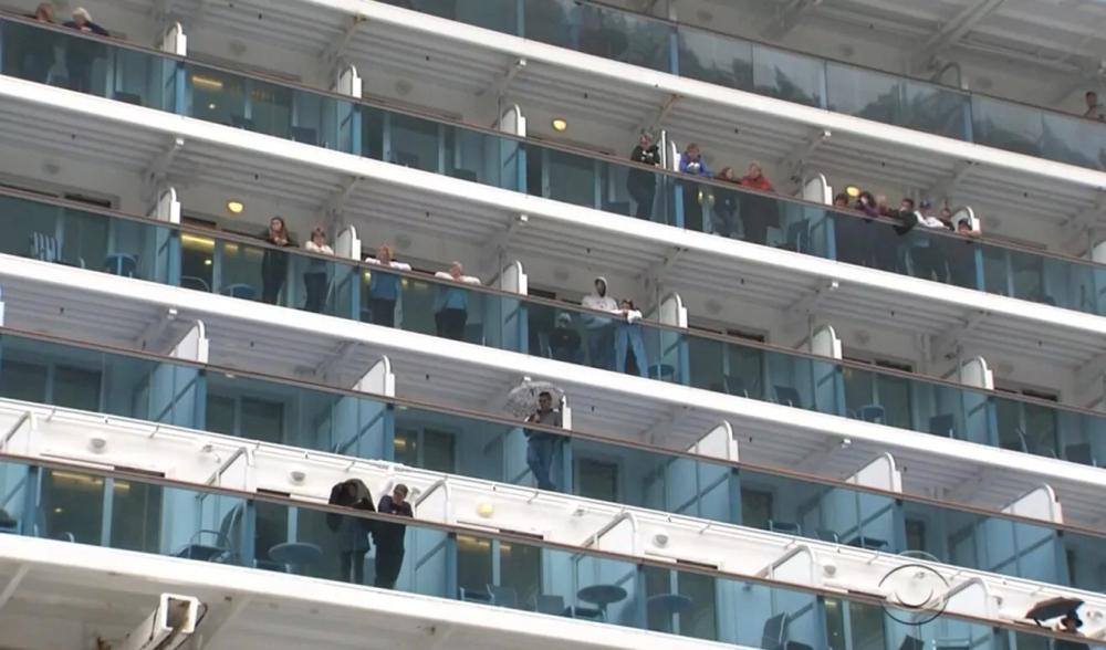 „Emerald Princess“ laineris įvykio metu -- Stop kadras