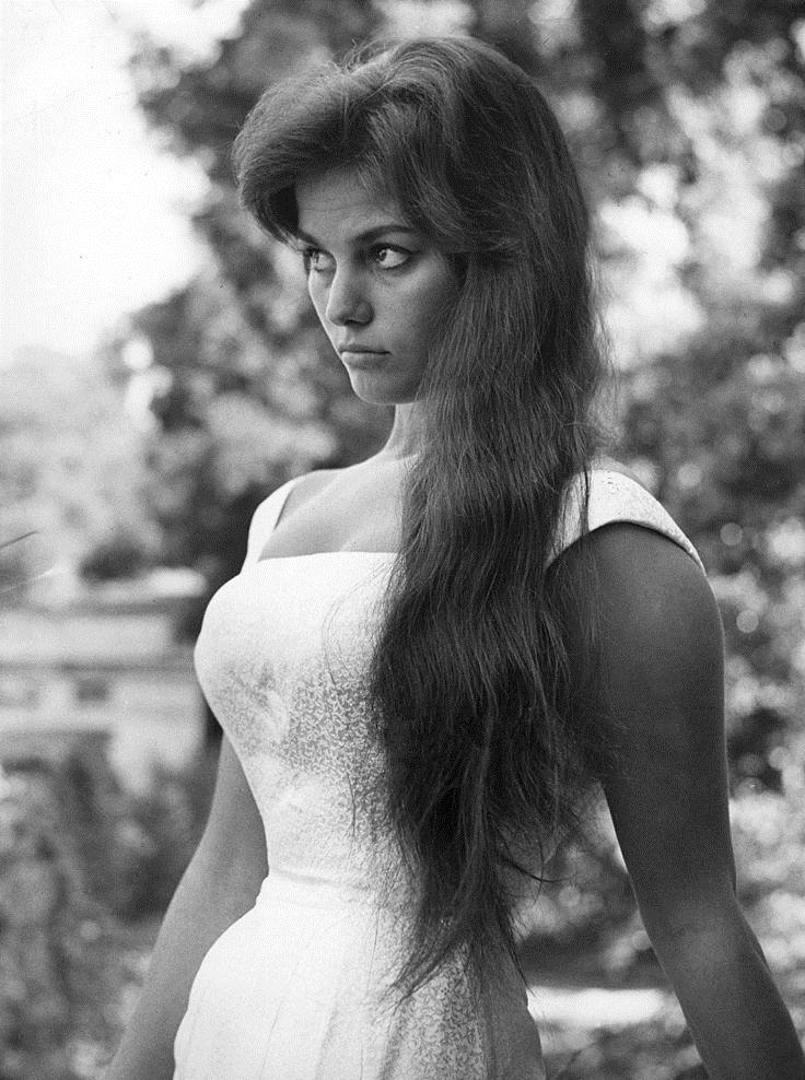 Claudia Cardinale -- Stop kadras